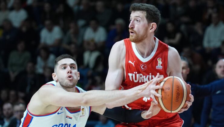 12 Dev Adam, Sırbistan’ı Geçerek Dünya Kupası’na Göz Kırptı: Maç Sonucu ve Değerlendirmeler