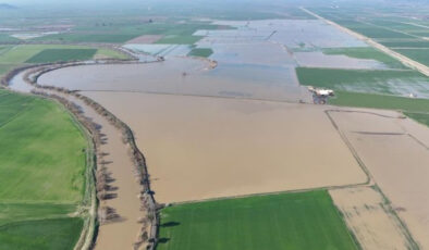 Söke’de Taşkın Tehlikesi: 21 Ev Tahliye Edildi, Menemen’de Toprak Kayması: Binalar Boşaltıldı