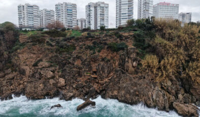 Antalya Falezlerinde Kaçak Yapılaşma: Dalgıç Hüseyin Fırat’tan Şaşırtan Görüntüler