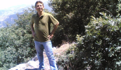 Alaşehir’de Halı Sahada Kalp Krizi Geçiren Matematik Öğretmeni Vedat Sarıçam Hayatını Kaybetti