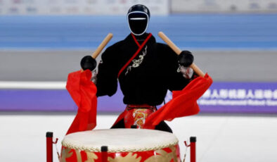 Çin’in İnsansı Robotları Bahar Festivali’nde Kung Fu Şov: Robotik Çağ Kapıda!