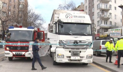 Ankara’da Feci Kaza: Cebeci Tren İstasyonu Önünde TIR Çarptı, Yaşlı Kadın Hayatını Kaybetti