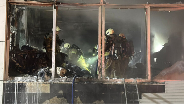 Bağcılar’da Tekstil Fabrikasında Yangın: İtfaiye Ekipleri Alevleri Kontrol Altına Aldı