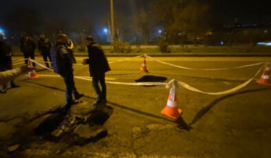 Diyarbakır-Silvan Karayolu’nda Çökme: 1 Metrelik Çukur Oluştu, Trafik Tek Şeritten Sağlanıyor