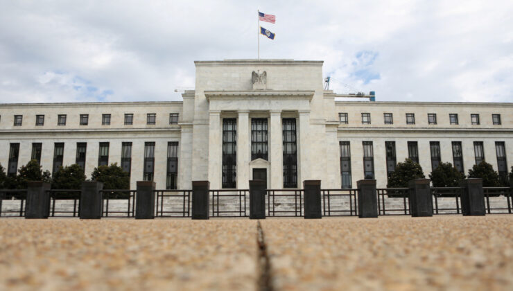 Piyasalar Fed Tutanaklarına Odaklandı: Faiz İndirimi Beklentileri ve Jeopolitik Riskler Fiyatlamaları Etkiliyor