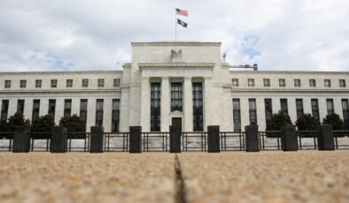 Fed Tutanakları Öncesi Piyasalar Alarmda: Faiz İndirimi Beklentileri ve Jeopolitik Riskler Fiyatlamaları Etkiliyor