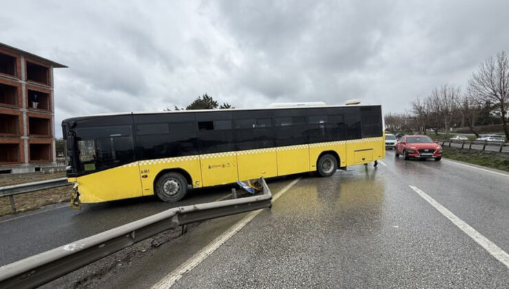 Son Dakika: Büyükçekmece’de İETT Otobüsü Bariyerlere Çarptı: Yaralılar Var, Kaza Anı Kamerada