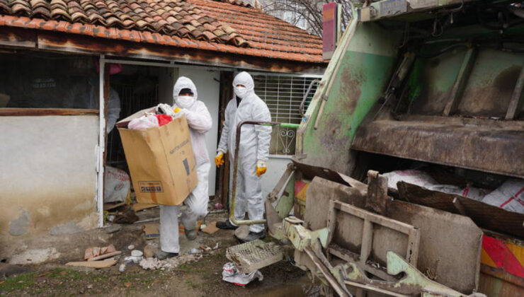 Osmancık’ta Çöp Evden 4 Kamyon Dolusu Çöp Çıktı: Yaşlı Adam Hastaneye Kaldırıldı