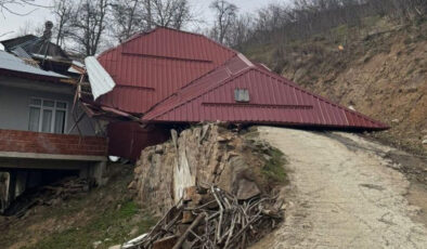 Ordu’yu Fırtına Vurdu: Çatılar Uçtu, Elektrik Kesintileri Yaşandı