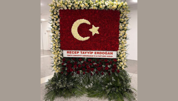 Erdoğan’dan MHP’ye Anlamlı Jest: Türk Bayrağı Şeklinde Çiçek Aranjmanı