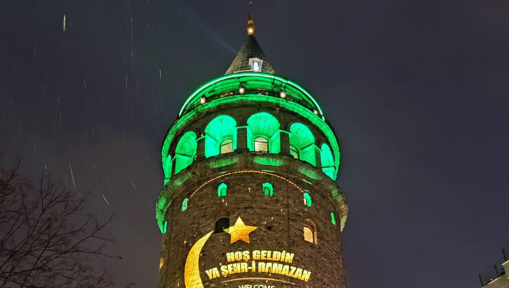 Galata Kulesi’nden Ramazan Coşkusu: Yeşil Işıklarla İftar Vaktine Dikkat Çekiliyor
