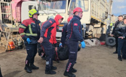 Nazilli’de Feci Kaza: Kamyon Damperinin Altında Kalan 2 Kişi Hayatını Kaybetti, 1 Kişi Ağır Yaralı