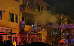 Erzincan’da 3 Katlı Binada Yangın: 8 Kişi Etkilendi