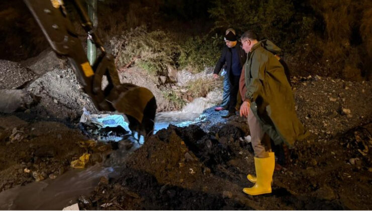 Hatay Dörtyol’da Heyelan: Ev ve Otomobilde Hasar Oluştu, Yol Yeniden Ulaşıma Açıldı