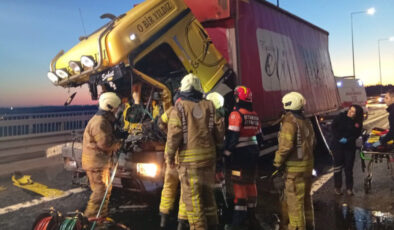 Beykoz’da Feci Kaza: Kamyon TIR’a Çarptı, Şoför Sıkıştı