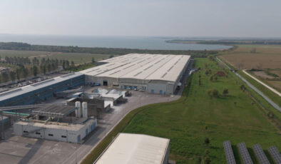 Şişecam’dan İtalya’ya 25 Milyon Euro’luk Kaplamalı Cam Yatırımı: Avrupa Pazarındaki Güç Vurgusu