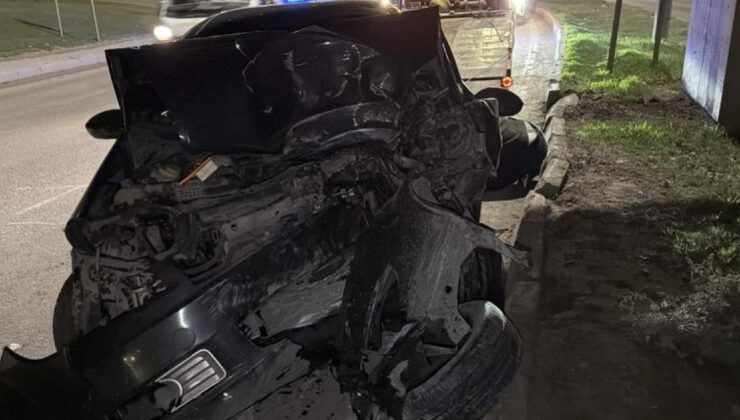 Eskişehir’de Feci Kaza: Otomobil Üst Geçide Çarptı, 1 Ölü, 1 Yaralı