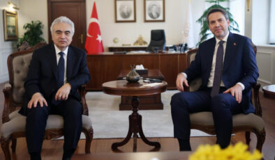 Bakan Bayraktar’dan Enerji Dönüşümü Vurgusu: Türkiye’yi Küresel Liderliğe Taşıma Hedefi