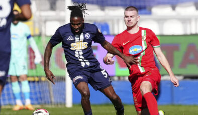 Sarıyer ve Amedspor Arasındaki Çekişmeli Maç 1-1 Berabere Sonuçlandı: Penaltı Heyecanı ve Kırmızı Kart
