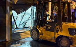 Kayseri’de Forkliftle Kuyumcu Soygunu: 150 Gram Ziynet Eşyası Çalındı, Polis Şüpheliyi Arıyor