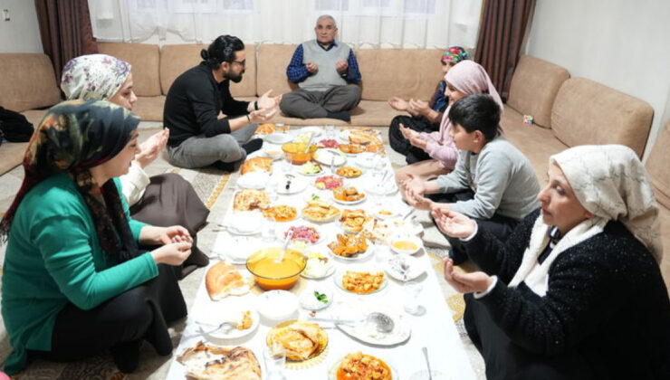Ramazan Coşkusu Şemdinli’de Başladı: İlk İftar Heyecanı ve Birlik Vurgusu
