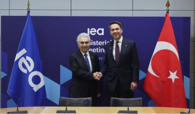 Bakan Bayraktar ve IEA Başkanı Birol’dan Paris’te Verimli Görüşme: COP31 İşbirliği Vurgusu