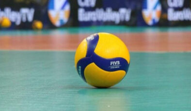 Kupa Voley Çeyrek Final Heyecanı Başlıyor: Maç Programı ve Kamyon Kazası