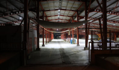 İzmir’de İftar Öncesi Şok: Belediye Yetkilisine Bıçaklı Saldırı ve Bebek Arabası Faciasında Tutuklama