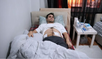 Bağcılar’da Dehşet: Çocuğu Kurtarmak İsteyen Gence 6 Bıçak Darbesi – Sokak Çeteleri Gündemde