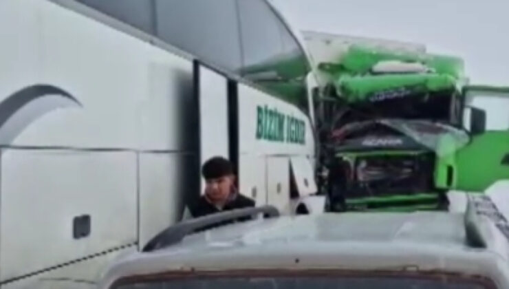 Erzurum’da Sis ve Buzlanma Zincirleme Kazaya Neden Oldu: Yaralılar Var, Yolda Uzun Kuyruklar Oluştu