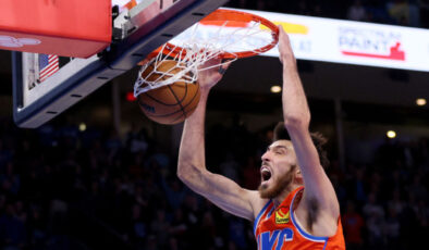 NBA’de Heyecan Dorukta: Thunder, Cavaliers’ı Devirdi, Celtics Lakers’ı Ezdi! LeBron James’ten Tarihi An