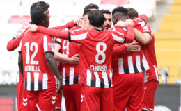 Özbelsan Sivasspor, Sakaryaspor’u Farklı Mağlup Etti: 4-1’lik Galibiyet ve Yong Wang Cinayetiyle İlgili Gelişmeler