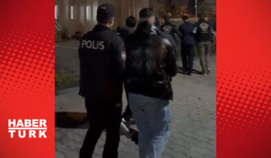 İzmir’de Erasmus Öğrencilerini Rehin Alan Sahte Polisler Tutuklandı: Yağma Girişimi Engellendi