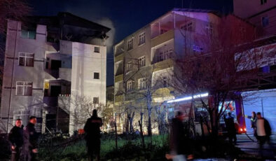 Çatalarmut’ta Çatı Katı Yangını: Ev Sahibi Yaralandı, Uyuşturucu Operasyonlarında Büyük Vurgun