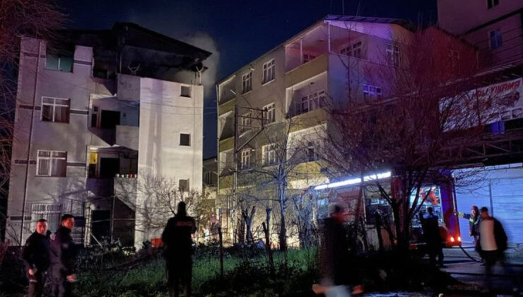 Çatalarmut’ta Çatı Katı Yangını: Ev Sahibi Yaralandı, Uyuşturucu Operasyonlarında Büyük Vurgun