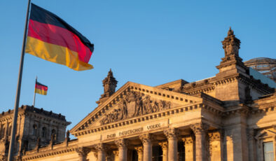 Almanya’da İstihdam Barometresi Düşüşte: Şirketler İşten Çıkarmaları Artırıyor