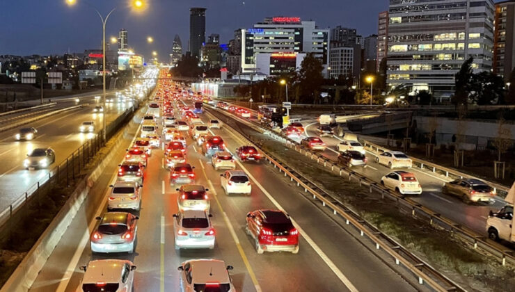 İstanbul’da İftar Öncesi Trafik Yoğunluğu Yüzde 85’e Ulaştı: İşte Yoğun Noktalar