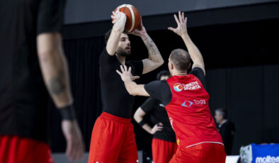 12 Dev Adam Sırbistan Maçına Hazır: Milli Takım’dan Son Antrenman ve Belgrad Seferi