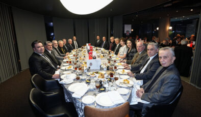 Beşiktaş Yönetimi İftar Sofrasında Bir Araya Geldi: Birlik ve Başarı Vurgusu