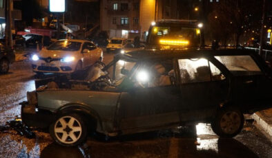 Gümüşhane’de Feci Kaza: İki Otomobil Çarpıştı, 1 Ölü, 3 Yaralı
