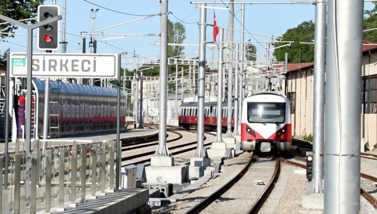 Sirkeci-Kazlıçeşme Raylı Hattı 8 Milyon Yolcuyu Ağırladı: Tarihi Mirasla Modern Ulaşım Buluştu
