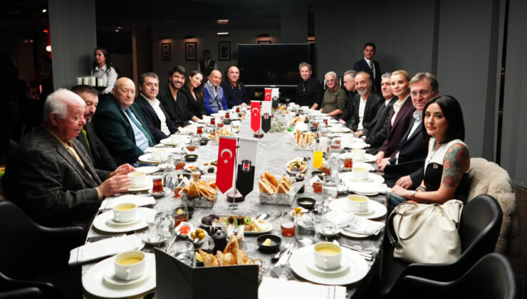 Beşiktaş Camiası Ramazan İftarında Bir Araya Geldi: Birlik ve Başarı Mesajları