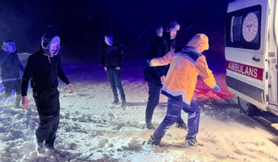 Sivas Gürün’de Karla Mücadele Zaferi: Tipide Mahsur Kalan 4 İşçi 7 Saat Sonra Kurtarıldı