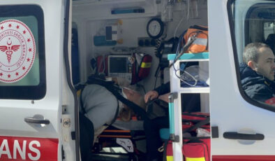 Çanakkale’de Özel Halk Otobüsü Kazası: Yaya ve Yolcular Yaralandı