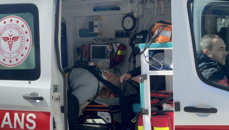 Çanakkale’de Özel Halk Otobüsü Kazası: Yaya ve Yolcular Yaralandı