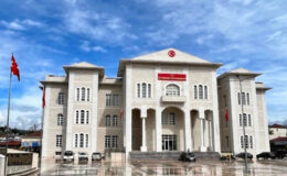 Seydikemer Kaymakamı’nın Koruması ve Şoförü Göçmen Kaçakçılığı Soruşturmasında Gözaltına Alındı