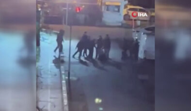 Beyoğlu’nda Kavga: Cep Telefonu Kamerasına Yansıyan Görüntülerde Tekme Tokatlı Saldırı