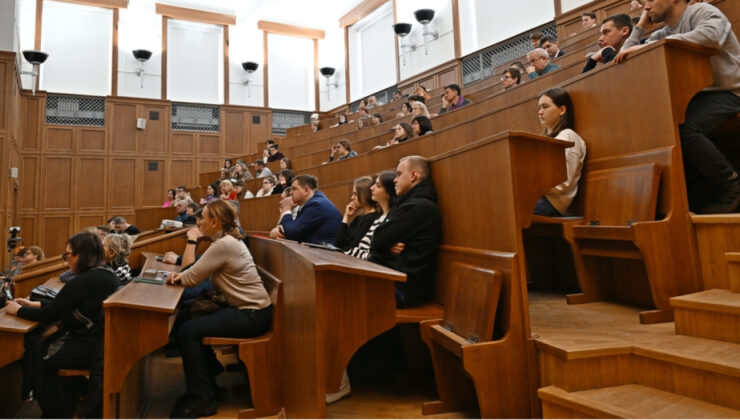 YÖK’ten Denklik ve Yatay Geçiş Düzenlemeleri: Dil Yükü Hafifledi, Şartlar Yeniden Belirlendi