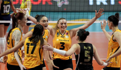 VakıfBank, Nilüfer Belediyespor’u 3-0 Mağlup Etti: Sultanlar Ligi’nde Şampiyonluk Yarışı Kızışıyor