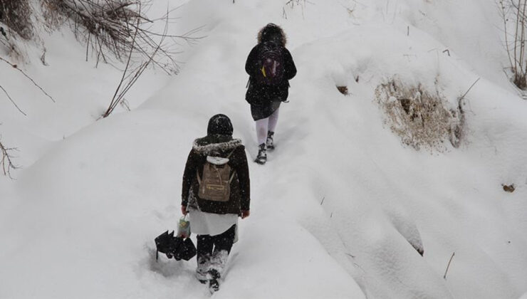 Yoğun Kar Yağışı Eğitime Ara Verdirdi: Ağrı, Van ve Erzurum’da Okullar Tatil Edildi